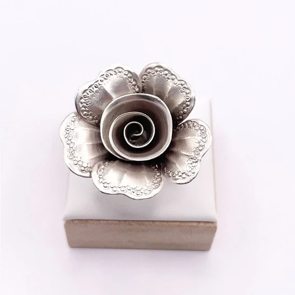 Size 6.5 Vintage 3D Flower 925 Sterling Silver Ring - Picture 8 of 8